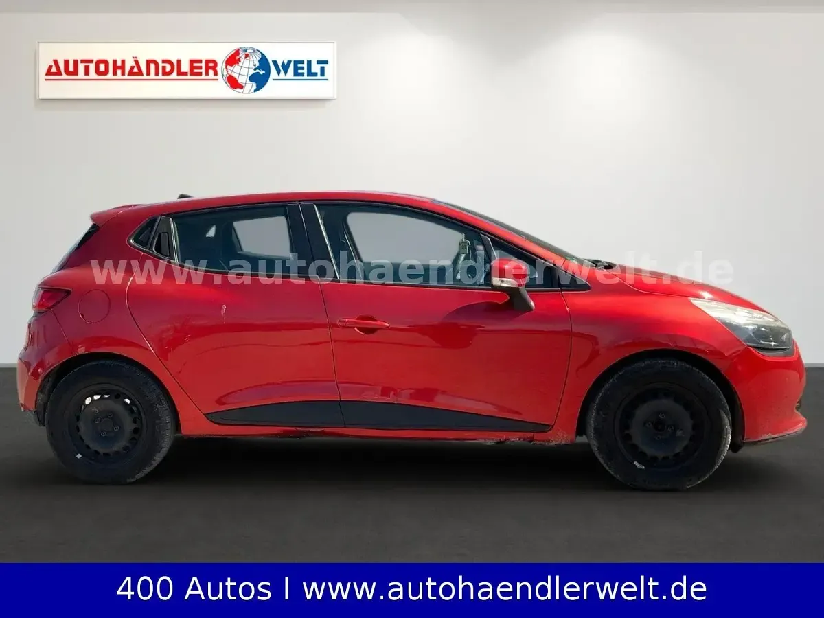 Używany Renault Clio IV Expression 73 KM (53 kW) 2013 Czerwony Sedan/Limuzyna