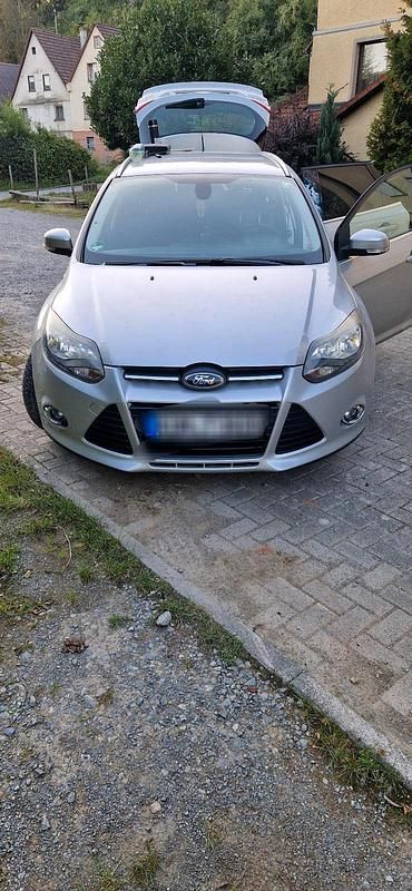 Grau Gebraucht 2025 Ford Focus Kombi | 5.000 € - Bild 1/4