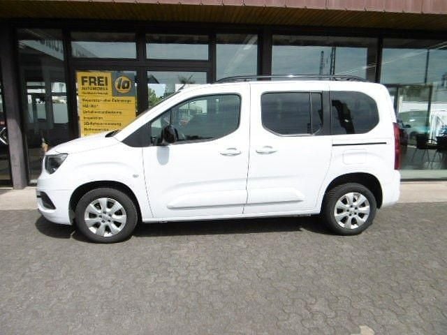 Gebraucht Opel Combo Life 131 PS (96 kW) 2023 Weiß Van / Kleinbus