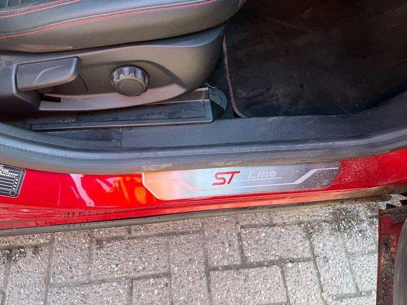 Gebraucht Ford Puma ST-Line 155 PS (114 kW) 2020 Rot SUV