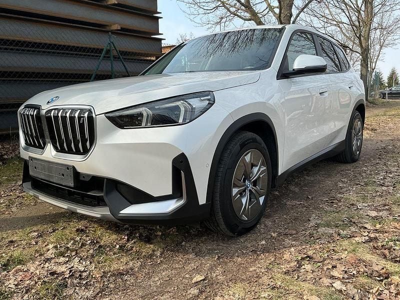 Gebraucht BMW iX1 230 kW (313 PS) 2023 Weiß SUV