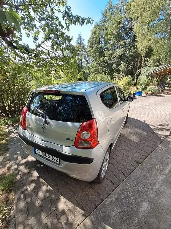 Gebraucht Nissan Pixo 68 PS (50 kW) 2012 Grau Kleinwagen