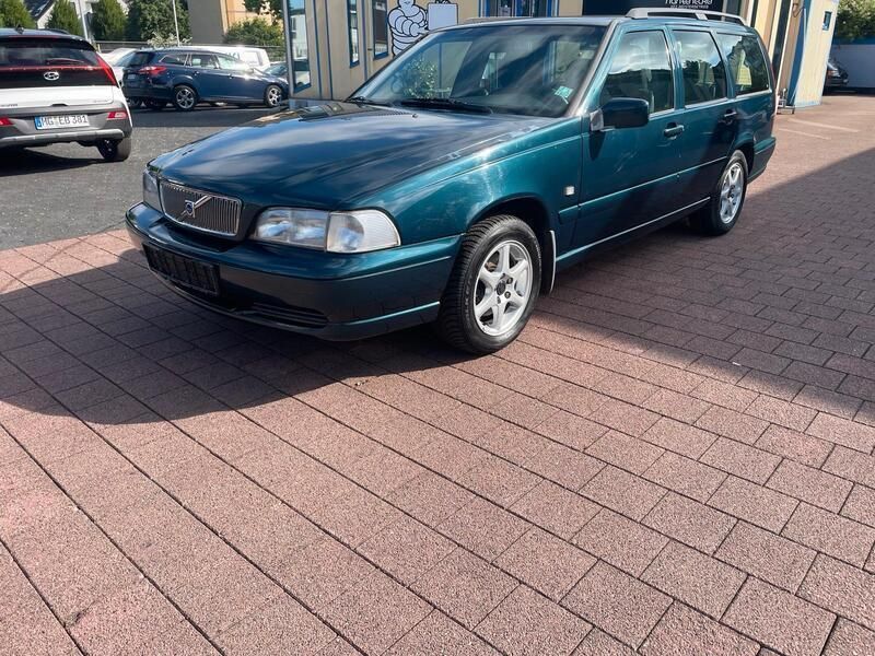 Grün Gebraucht 1999 Volvo V70 Kombi | 2.800 € (Fairer Preis) - Bild 1/4