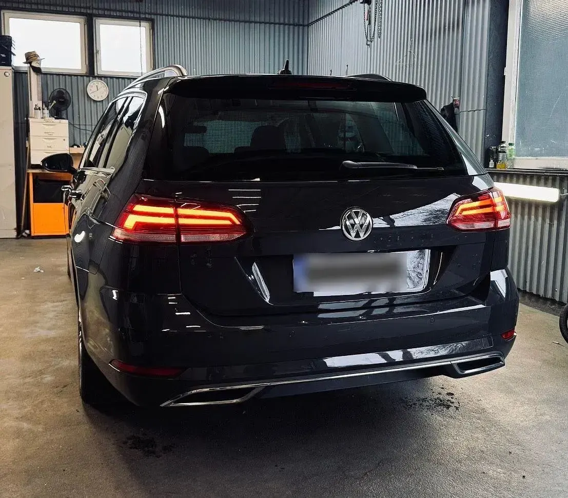 Gebraucht VW Golf VII R 150 PS (110 kW) 2019 Grau Kombi