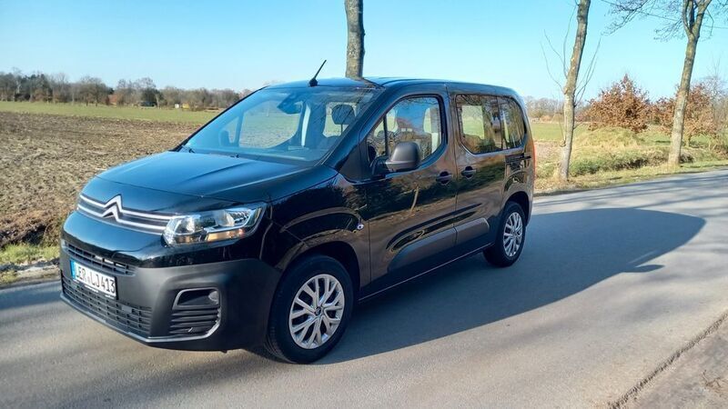 Schwarz Gebraucht 2022 Citroën Berlingo Live Van / Kleinbus | 18.800 € (Guter Preis) - Bild 1/4