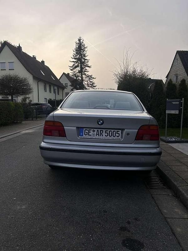 Second-hand BMW 520 150 CP (110 kW) 1997 Argintiu Berlinǎ