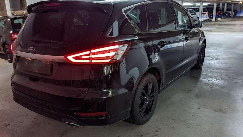 Gebraucht Ford S-MAX Titanium 209 PS (153 kW) 2017 Schwarz Van / Kleinbus