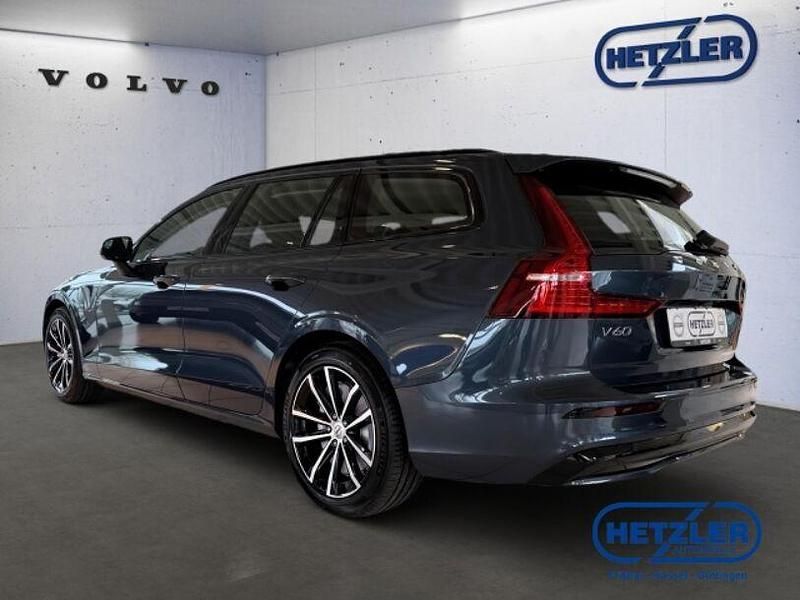Gebraucht Volvo V60 Plus 398 PS (292 kW) 2024 Denim blue / metallic Kombi