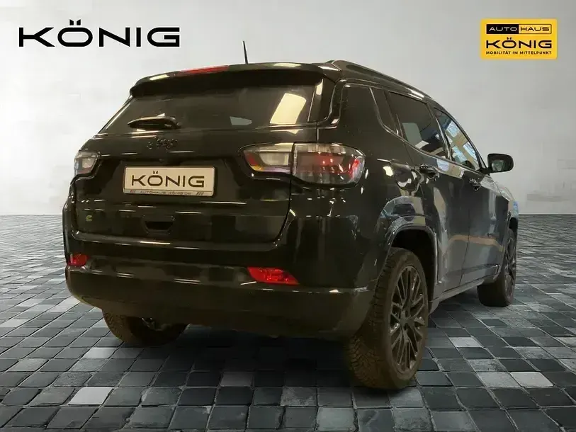Second-hand Jeep Compass 131 CP (96 kW) 2023 Negru SUV