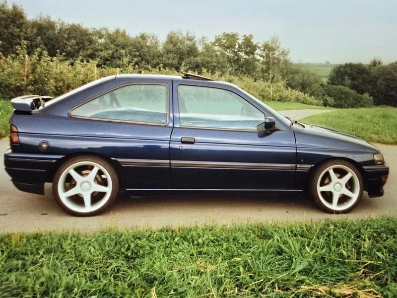 Blau Gebraucht 1992 Ford Escort RS Coupé | 5.900 € - Bild 1/4