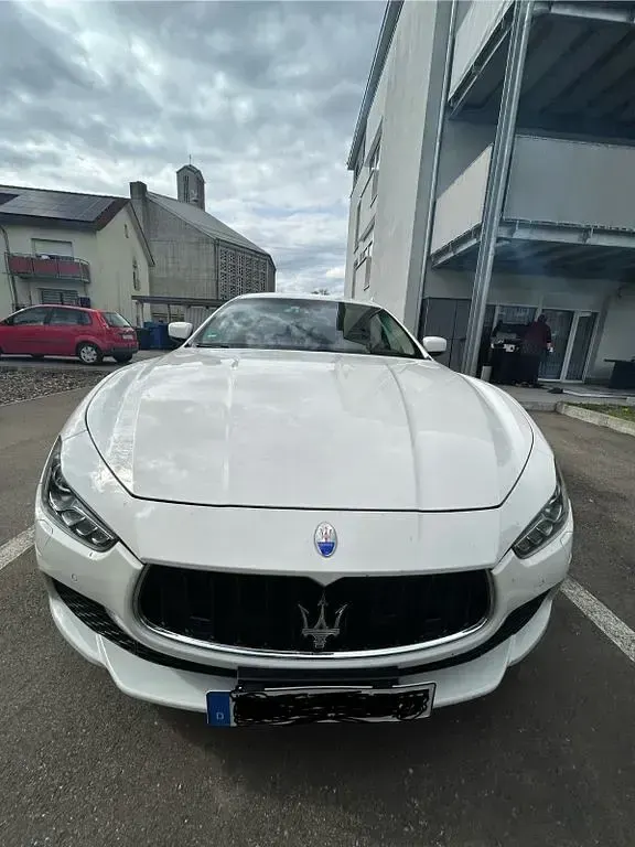 Gebraucht Maserati Ghibli 275 PS (202 kW) 2015 Weiß Limousine