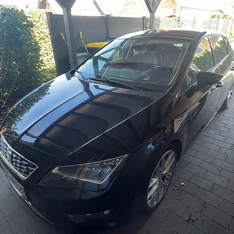 Second-hand Seat Leon FR 184 CP (135 kW) 2014 Negru Berlinǎ