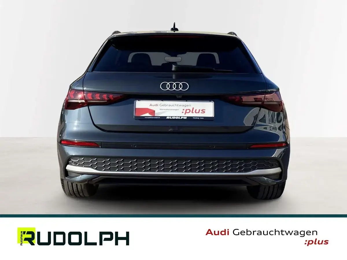 Używany Audi A3 Advanced 150 KM (110 kW) 2025 Szary Sedan/Limuzyna