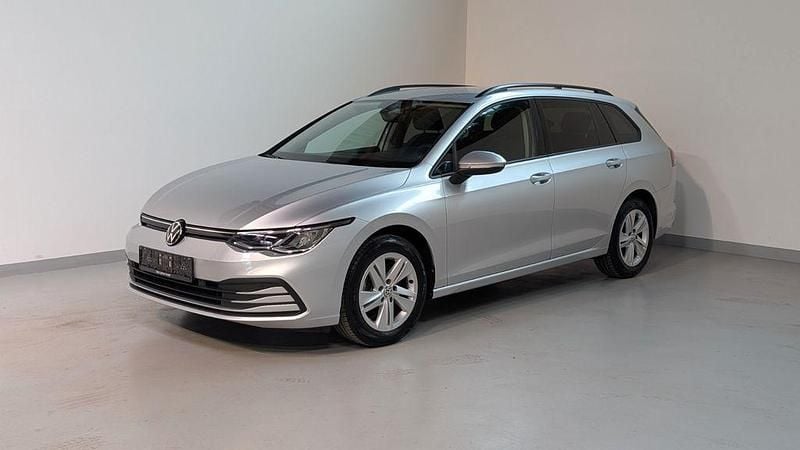 Silber Gebraucht 2021 VW Golf VIII Life Kombi | 19.790 € (Fairer Preis) - Bild 1/4