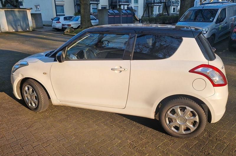 Gebraucht Suzuki Swift 94 PS (69 kW) 2012 Weiß Kleinwagen