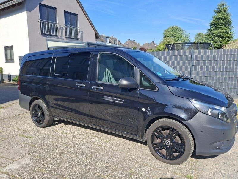 Schwarz Gebraucht 2019 Mercedes Vito Van / Kleinbus | 29.500 € - Bild 1/4