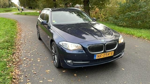 Gebraucht BMW 520 Executive 163 PS (119 kW) 2011 Blau Kombi