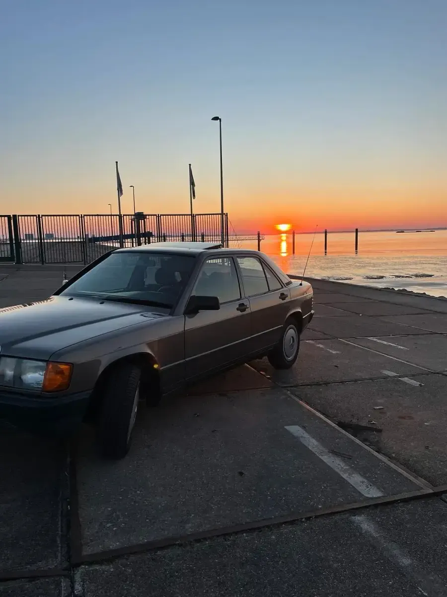 Gebraucht Mercedes 190 72 PS (52 kW) 1988 Braun Limousine