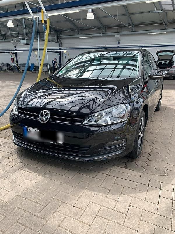 Schwarz Gebraucht 2014 VW Golf VII Edition Limousine | 10.499 € (Guter Preis) - Bild 1/4