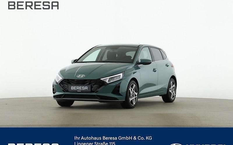 Neu Hyundai i20 Prime 100 PS (73 kW) 2025 Grün Limousine