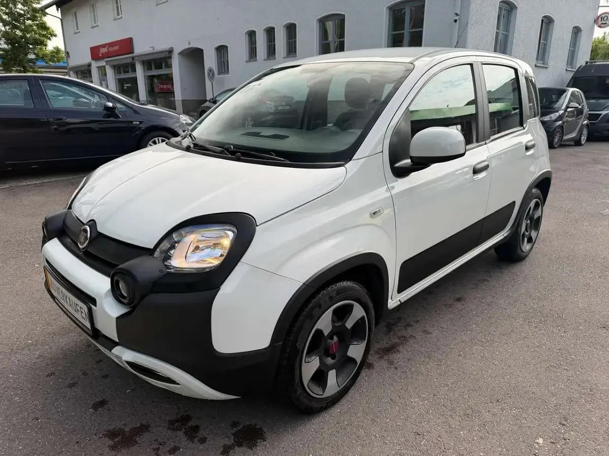 Używany Fiat Panda 69 KM (50 kW) 2023 Biały Hatchback