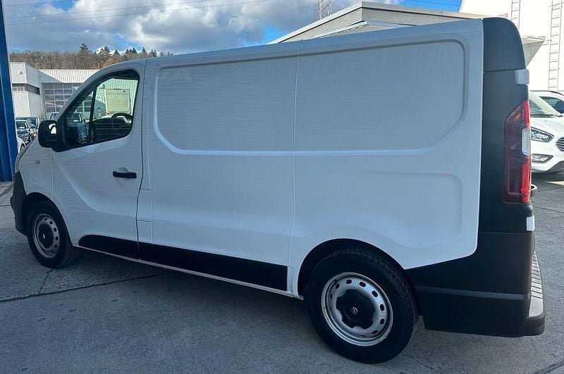 Second-hand Opel Vivaro 121 CP (88 kW) 2018 Alb Monovolum
