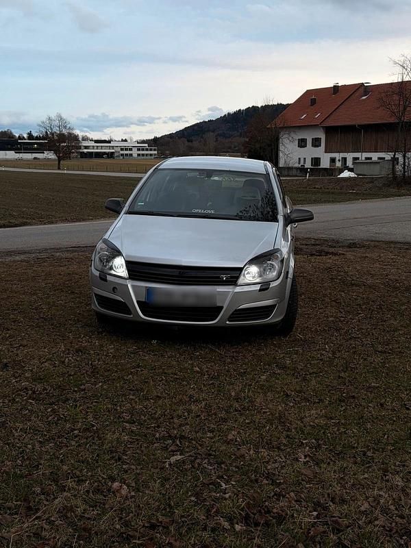 Gebraucht Opel Astra 105 PS (77 kW) 2005 Silber Limousine
