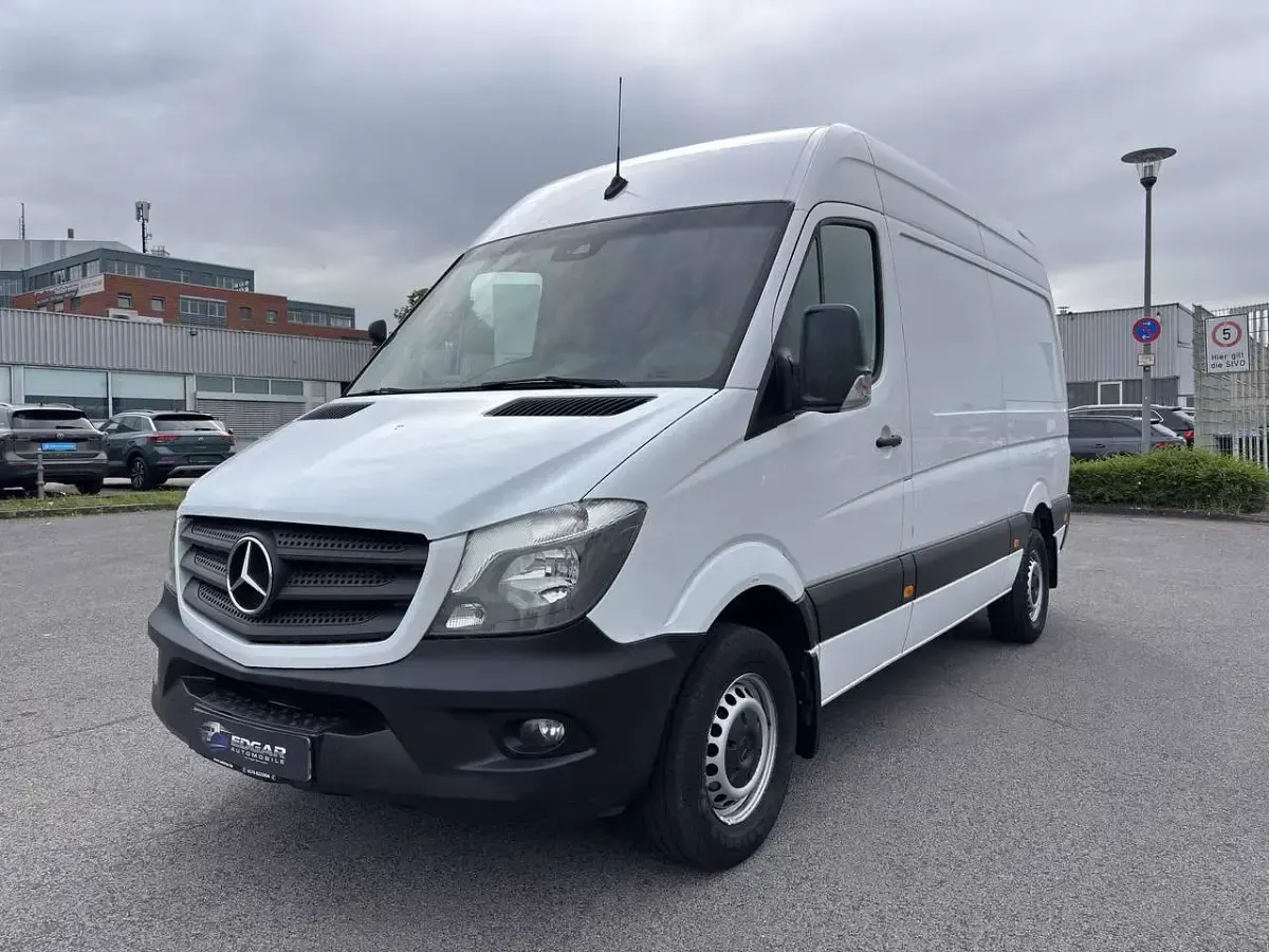 Gebraucht Mercedes Sprinter 163 PS (119 kW) 2018 Arktikweiß Van