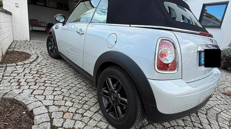 Second-hand Mini Cooper Cabriolet 122 CP (89 kW) 2012 Argintiu Cabrio
