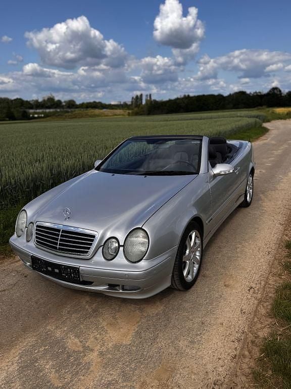 Silber Gebraucht 2001 Mercedes CLK230 Avantgarde Cabrio | 6.250 € (Fairer Preis) - Bild 1/4