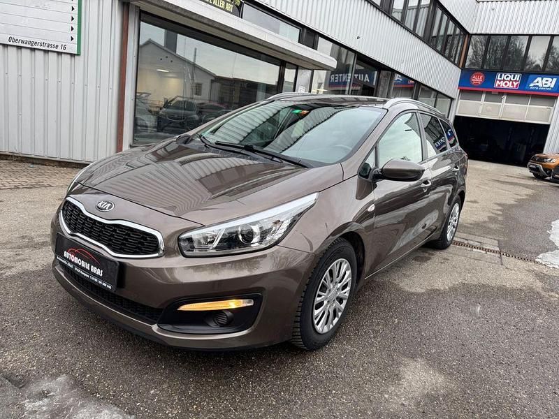 Braun Gebraucht 2016 Kia Ceed Sport Kleinwagen | 9.690 € (Guter Preis) - Bild 1/4