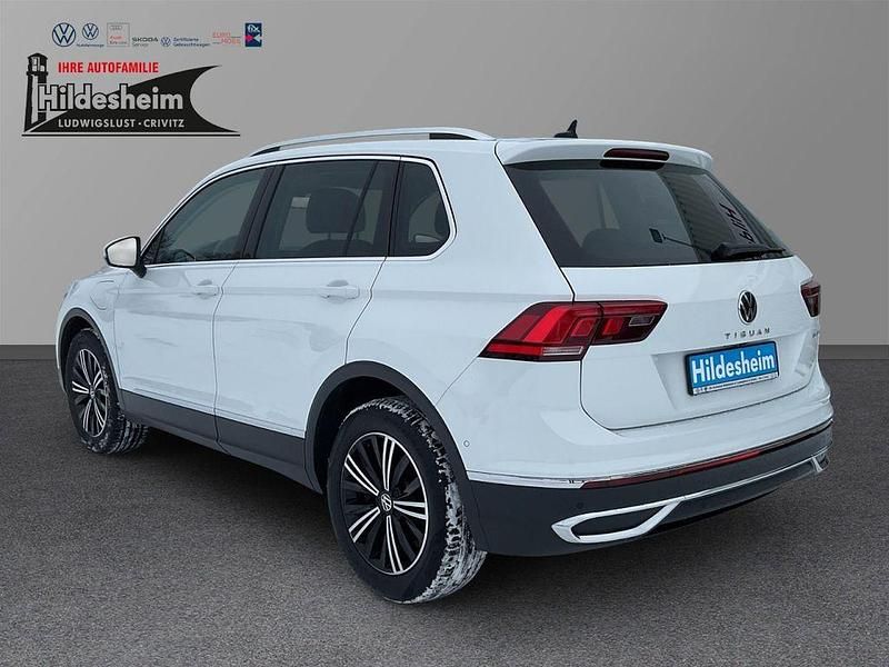Gebraucht VW Tiguan Elegance 150 PS (110 kW) 2022 Weiß SUV