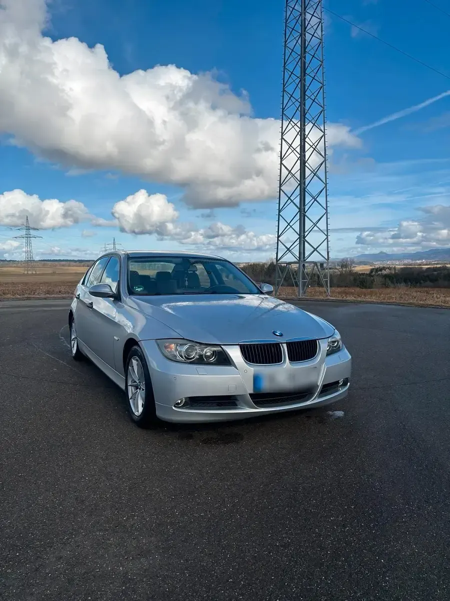 Gebraucht BMW 320 Basis 150 PS (110 kW) 2005 Grau Limousine