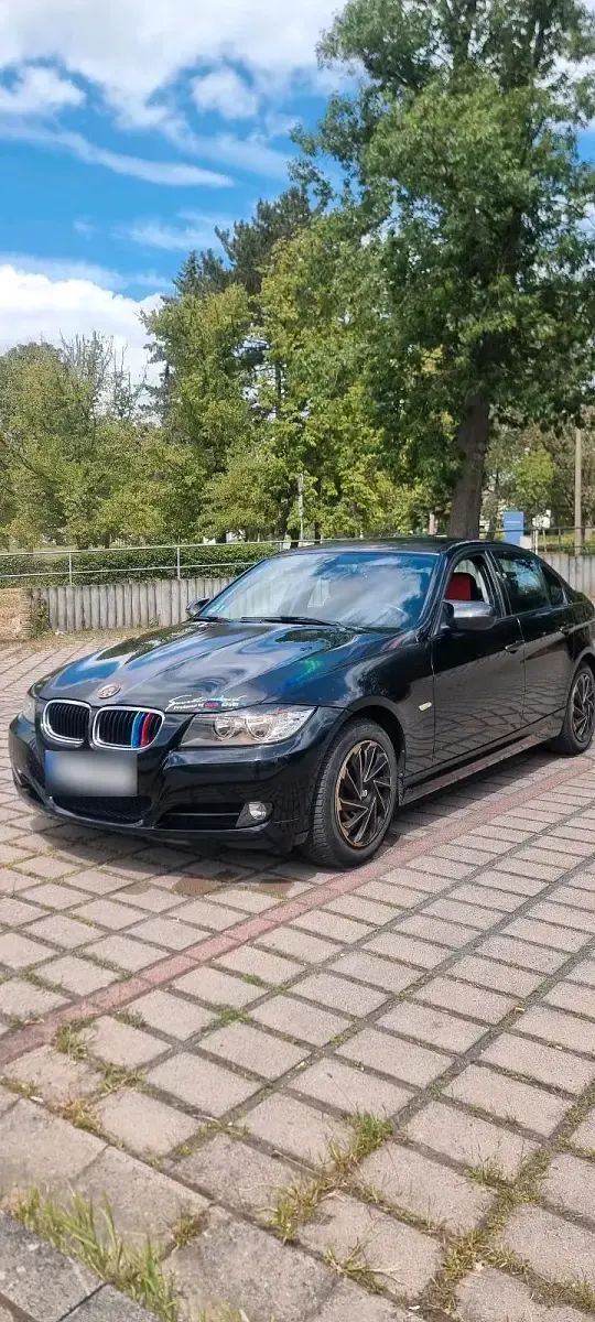 Gebraucht BMW 318 143 PS (105 kW) 2009 Schwarz Limousine