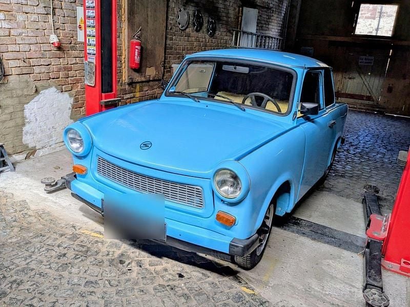 Blau Gebraucht 1987 Trabant 601 Kleinwagen | 5.500 € - Bild 1/4