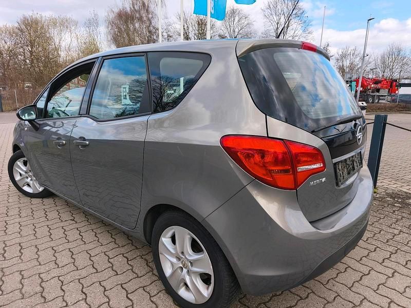 Gebraucht Opel Meriva 101 PS (74 kW) 2010 Braun Van / Kleinbus