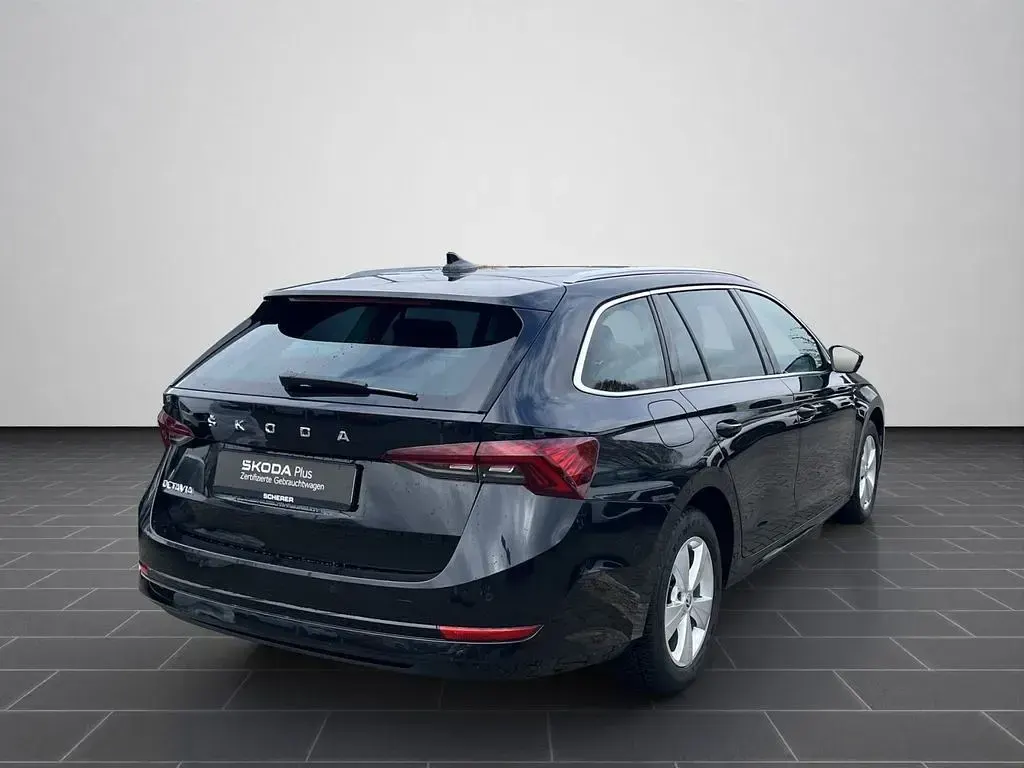 Gebraucht Skoda Octavia Style 150 PS (110 kW) 2022 Blackmagic perleffekt Kombi