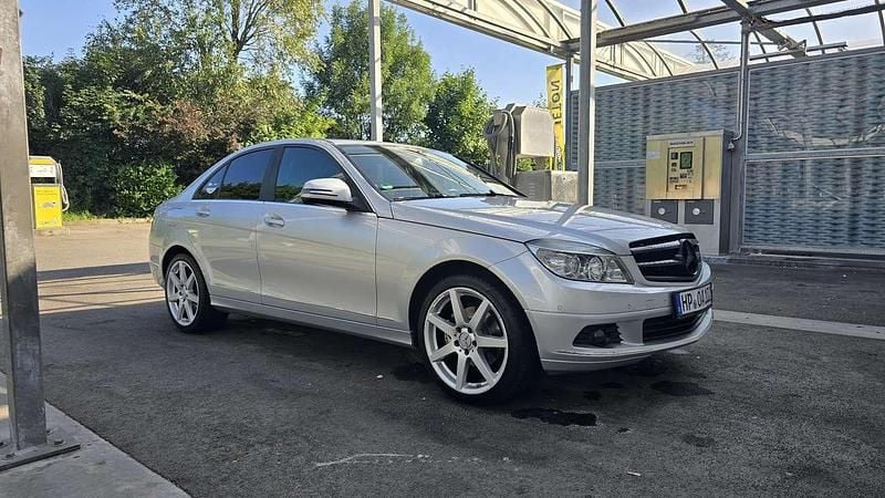 Grau Gebraucht 2007 Mercedes 200 Limousine | 6.999 € (Fairer Preis) - Bild 1/4