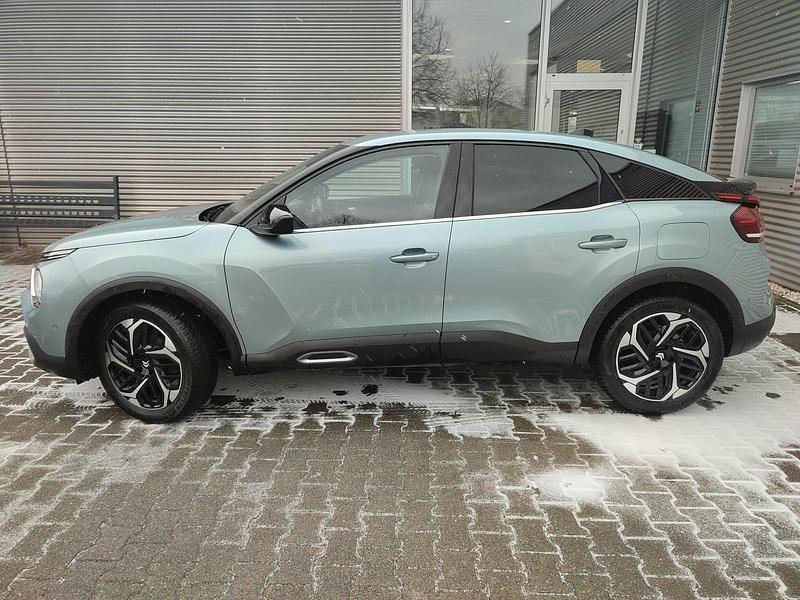 Gebraucht Citroën C4 Shine 131 PS (96 kW) 2023 Olbia blau Limousine