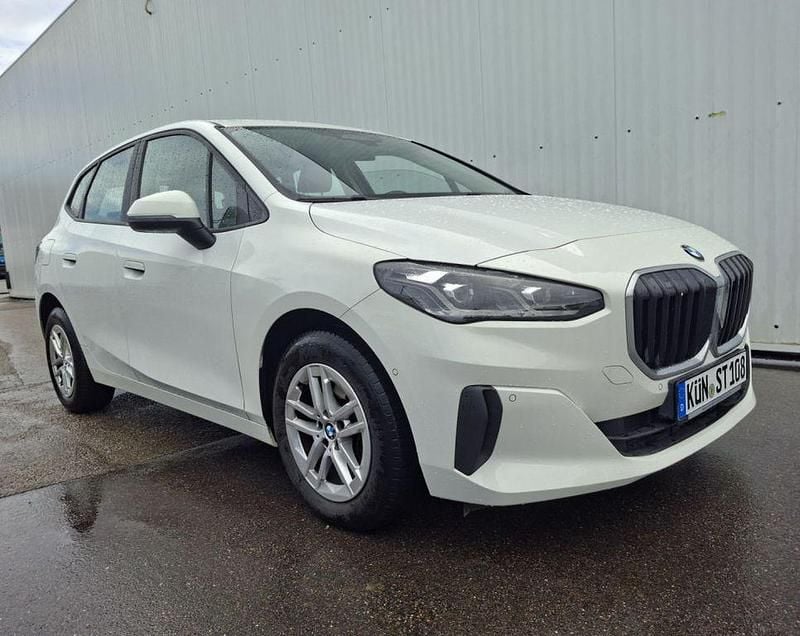 Gebraucht BMW 218 Active Tourer Performance 150 PS (110 kW) 2023 Weiß Van / Kleinbus
