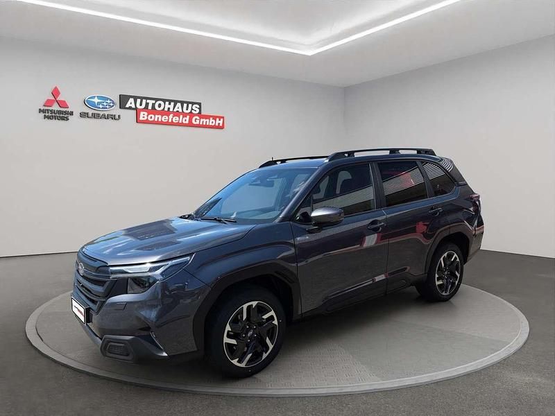 Neu Subaru Forester Active 136 PS (100 kW) 2025 Magnetite grey SUV