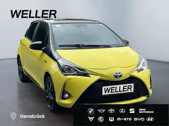 Gebraucht Toyota Yaris Basis 100 PS (73 kW) 2017 Energy yellow / mysticschwarz mica