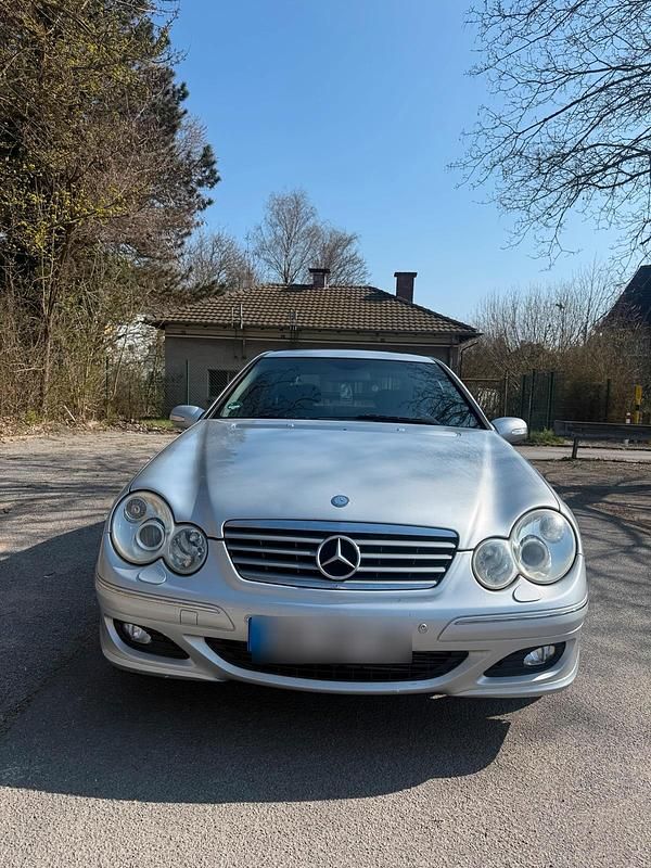 Gebraucht Mercedes C200 122 PS (89 kW) 2004 Silber Kleinwagen