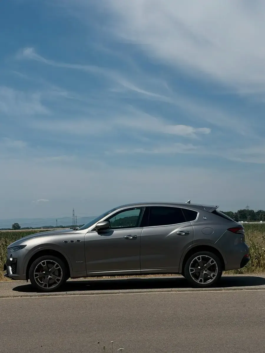 Gebraucht Maserati Levante 430 PS (316 kW) 2021 Grau SUV