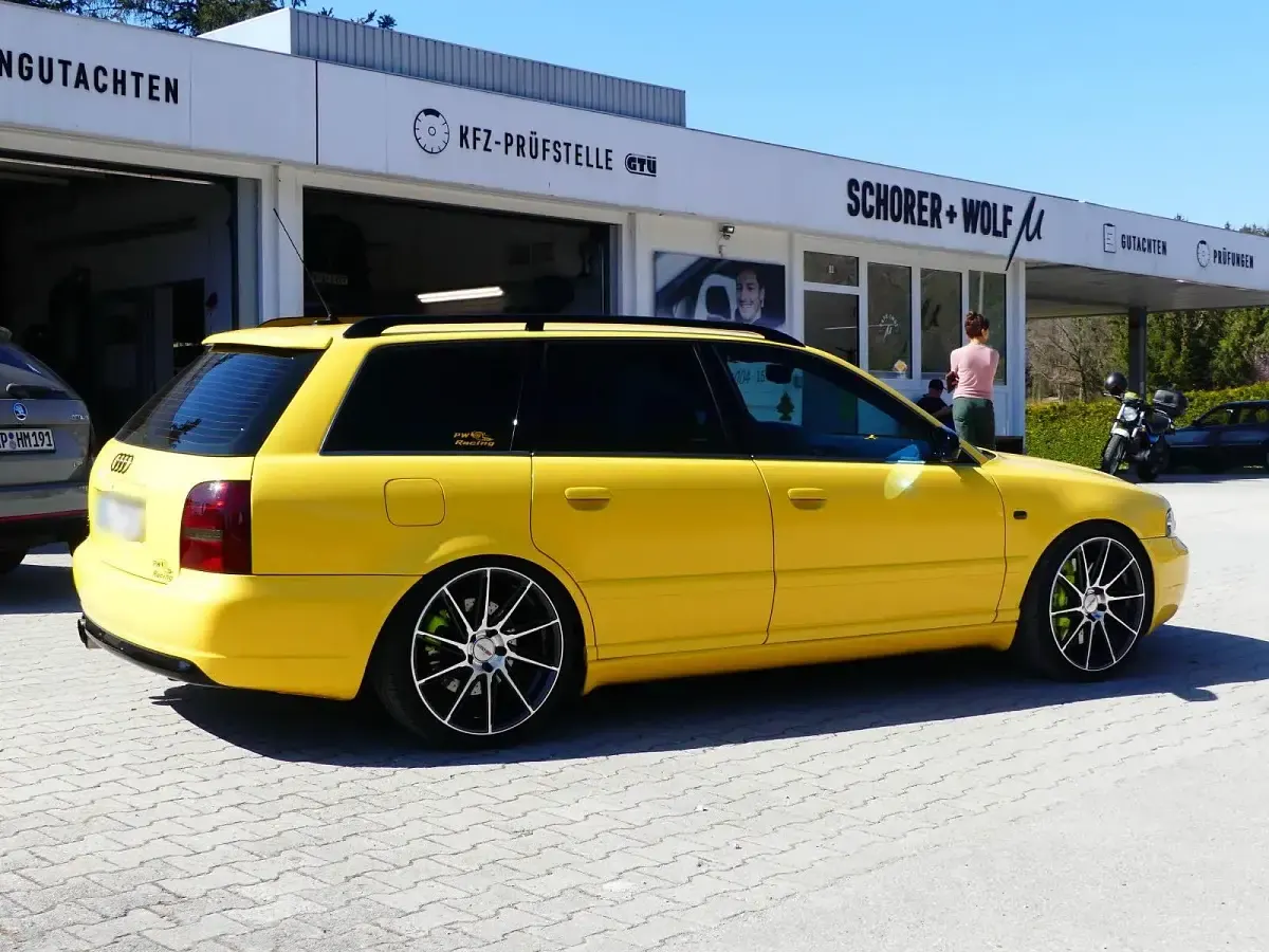 Gebraucht Audi S4 265 PS (194 kW) 2000 Gelb Kombi