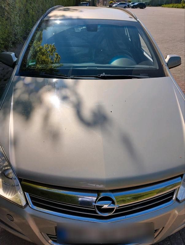 Używany Opel Astra 66 KM (48 kW) 2007 Szary Kombi