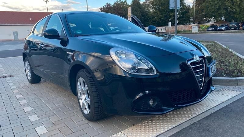 Schwarz Gebraucht 2010 Alfa Romeo Giulietta Kleinwagen | 4.500 € (Guter Preis) - Bild 1/3