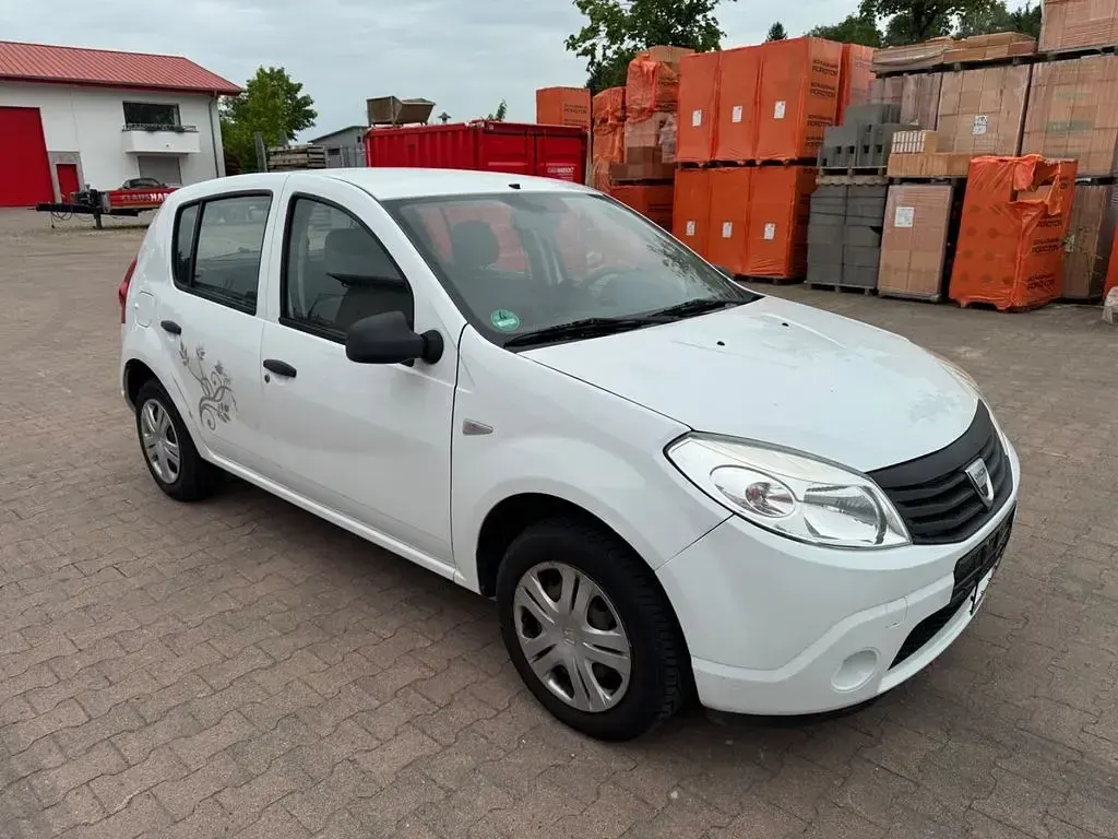 Gebraucht Dacia Sandero Basis 75 PS (55 kW) 2010 Weiß Limousine