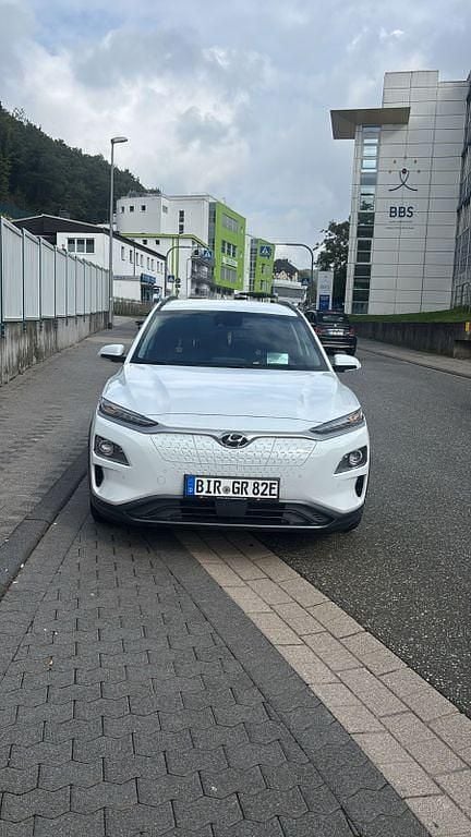 Weiß Gebraucht 2020 Hyundai Kona SUV | 16.000 € (Superpreis) - Bild 1/4