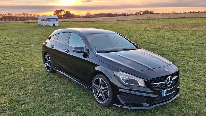 Schwarz Gebraucht 2016 Mercedes CLA220 Shooting Brake AMG Kombi | 15.800 € (Fairer Preis) - Bild 1/4